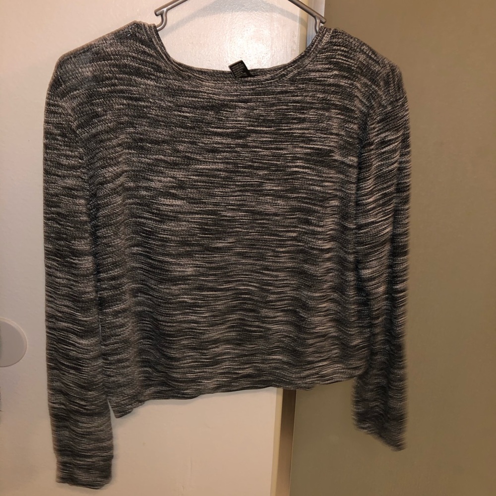 grey long sleeve sweater